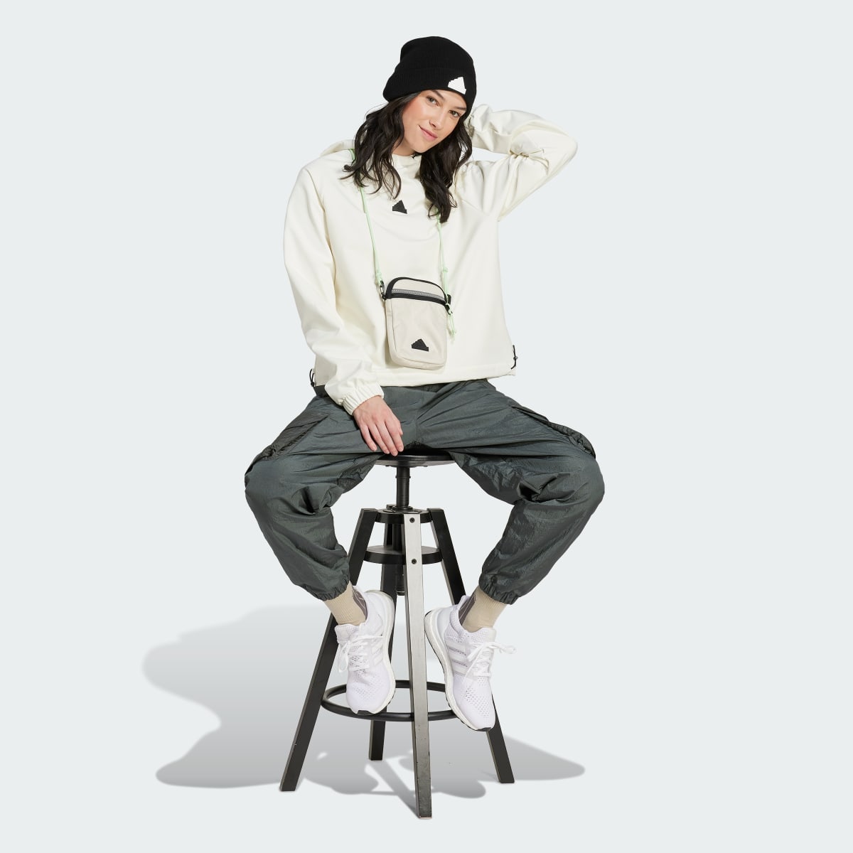 Adidas Sweat-shirt à capuche avec cordon élastique City Escape. 4