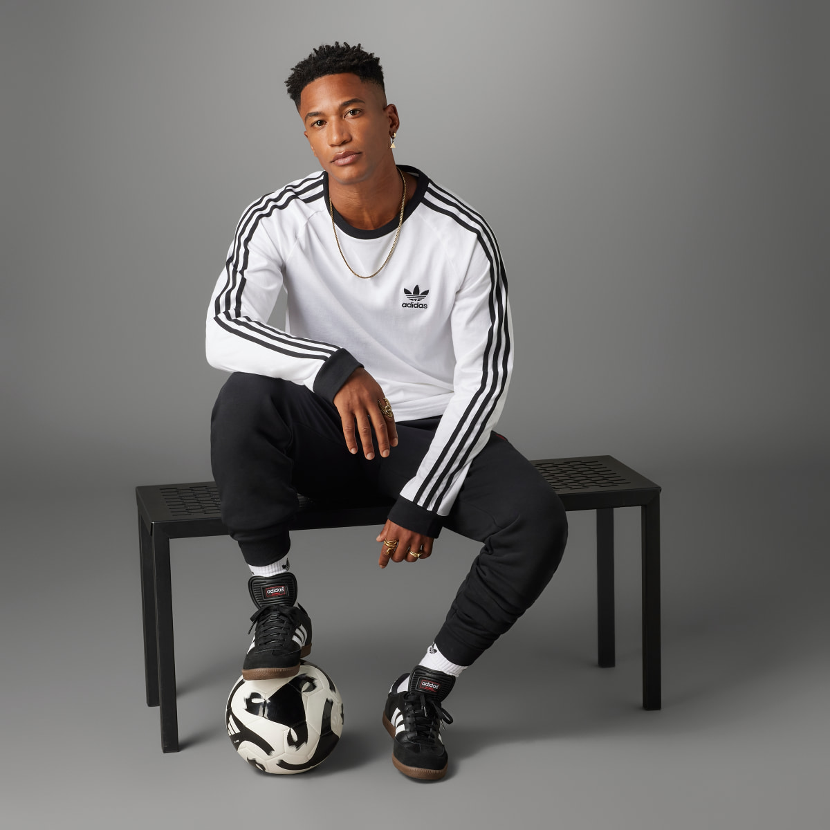Adidas Manchester United Essentials Trefoil Pants. 6