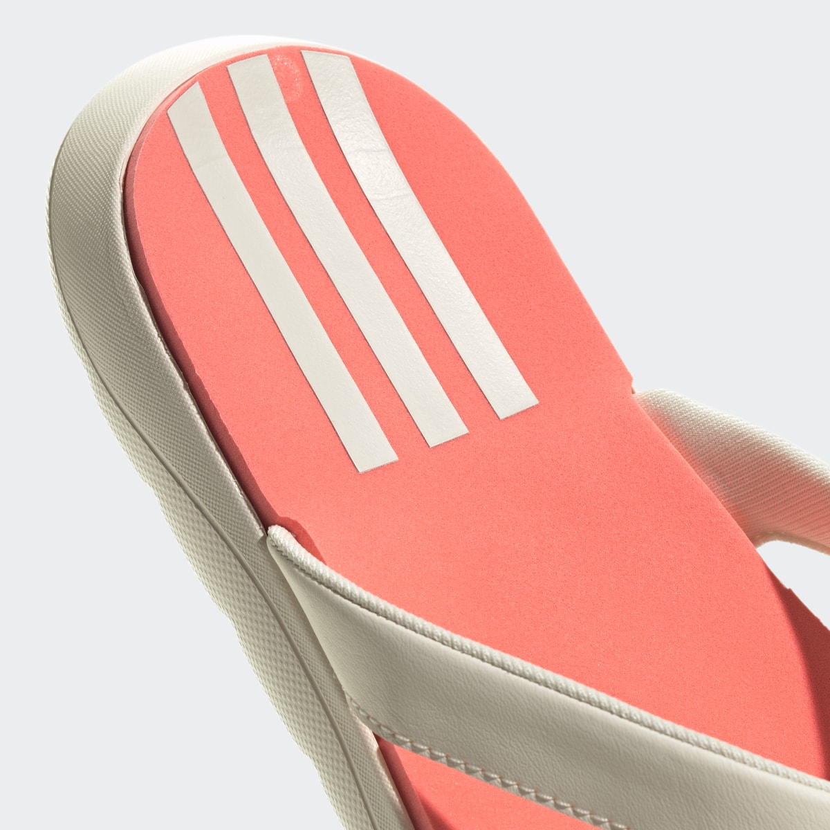 Adidas Claquette Comfort. 9