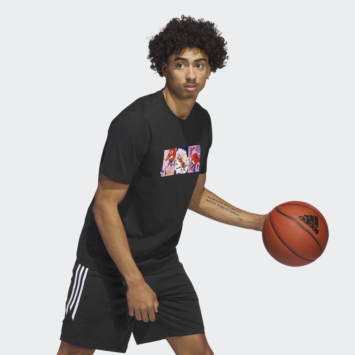 Adidas Lil' Stripe Basketball Graphic Tişört. 4