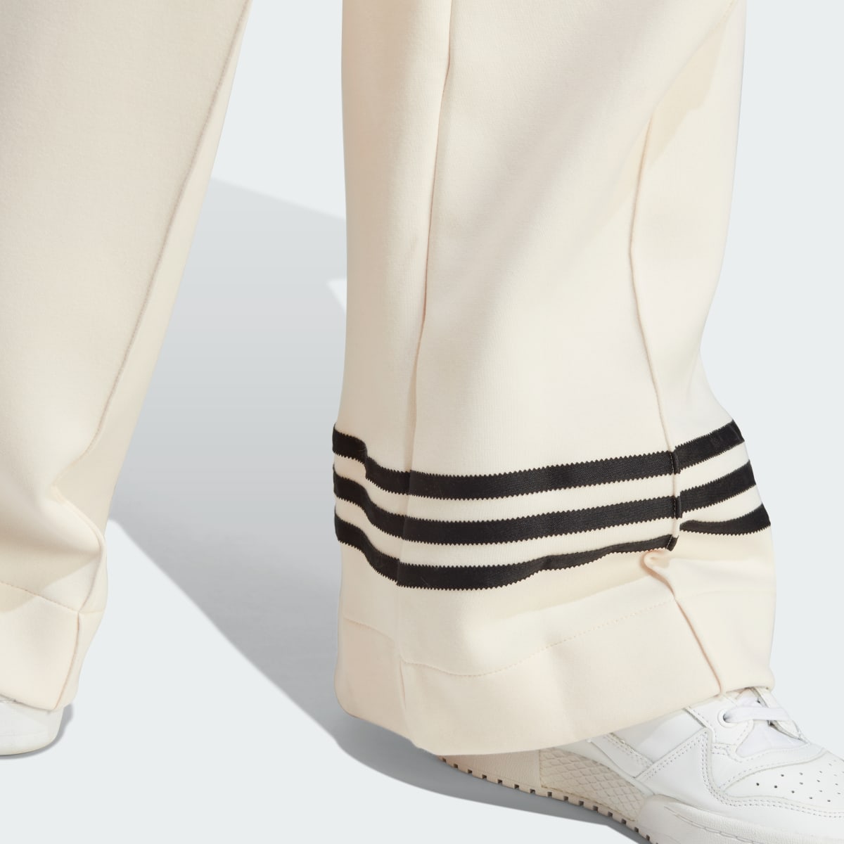 Adidas Pantalon de survêtement Adicolor Neuclassics. 6
