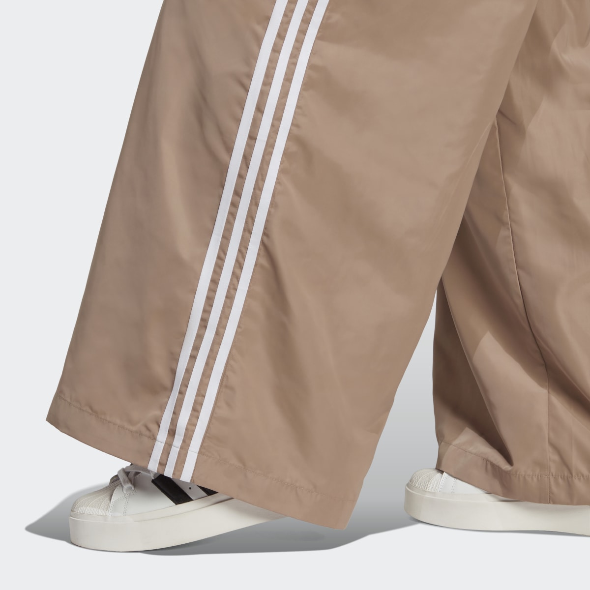 Adidas Pantalon de survêtement oversize. 6