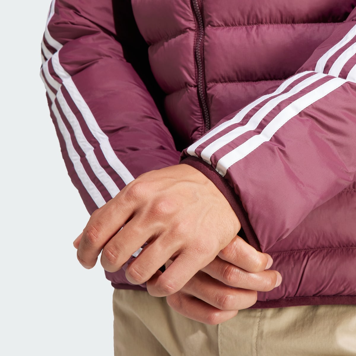 Adidas Chaqueta acolchada con capucha Puffer. 7