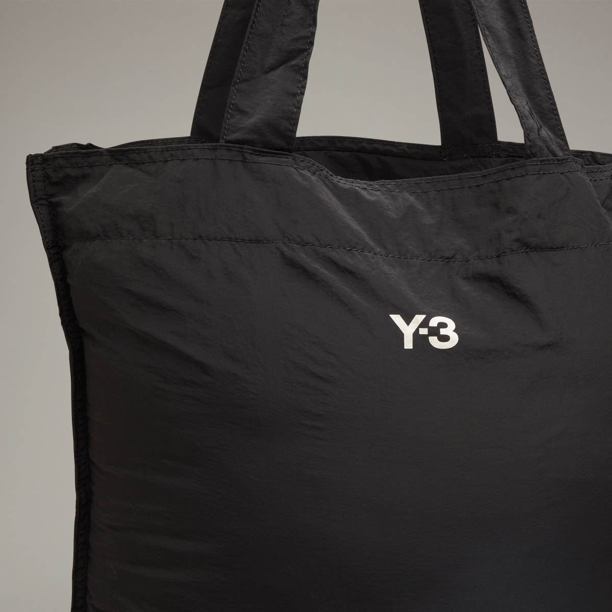 Adidas Y-3 PCKBL Tote. 7