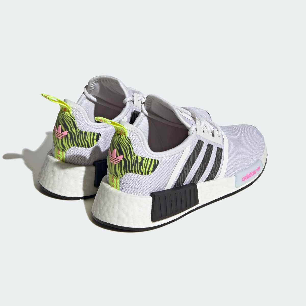 Adidas NMD_R1 Ayakkabı. 6