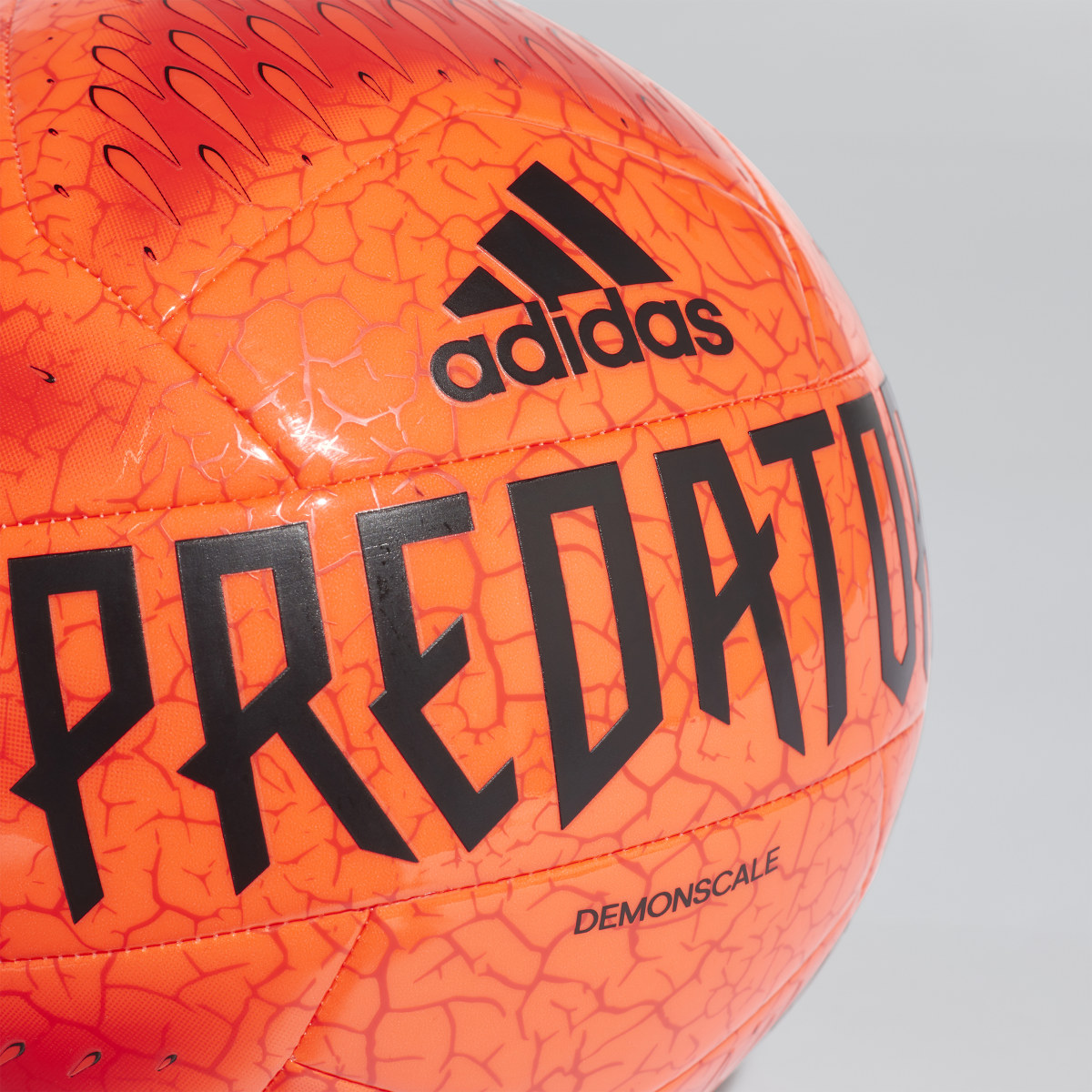 Adidas Predator Training Ball. 4