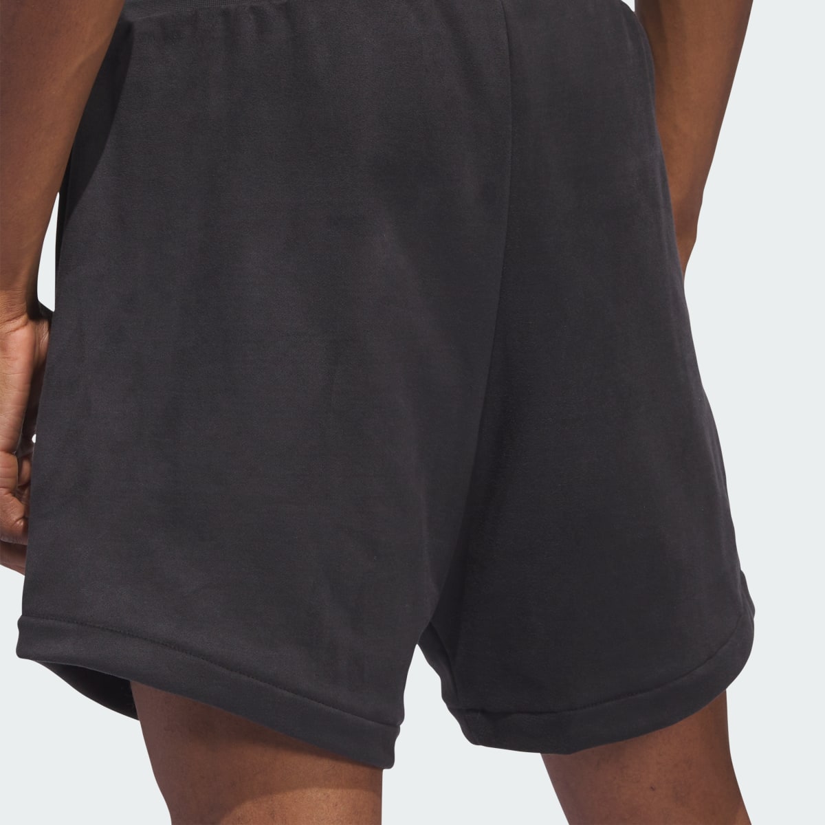 Adidas Short suédé Basketball. 7