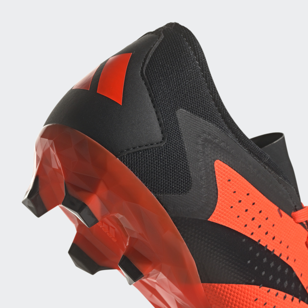 Adidas Botas de Futebol Predator Accuracy.3 – Piso firme. 10