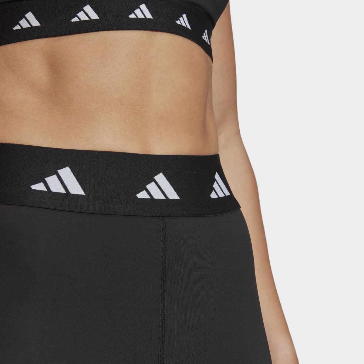 Adidas Techfit Period Proof kurze Leggings. 8