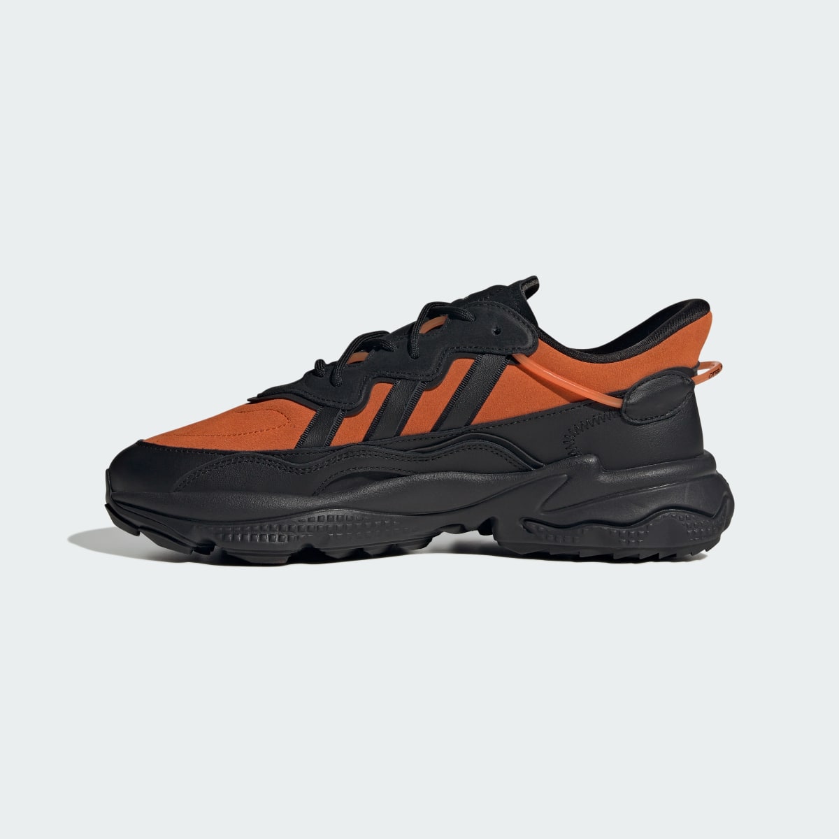 Adidas Chaussure OZWEEGO. 7