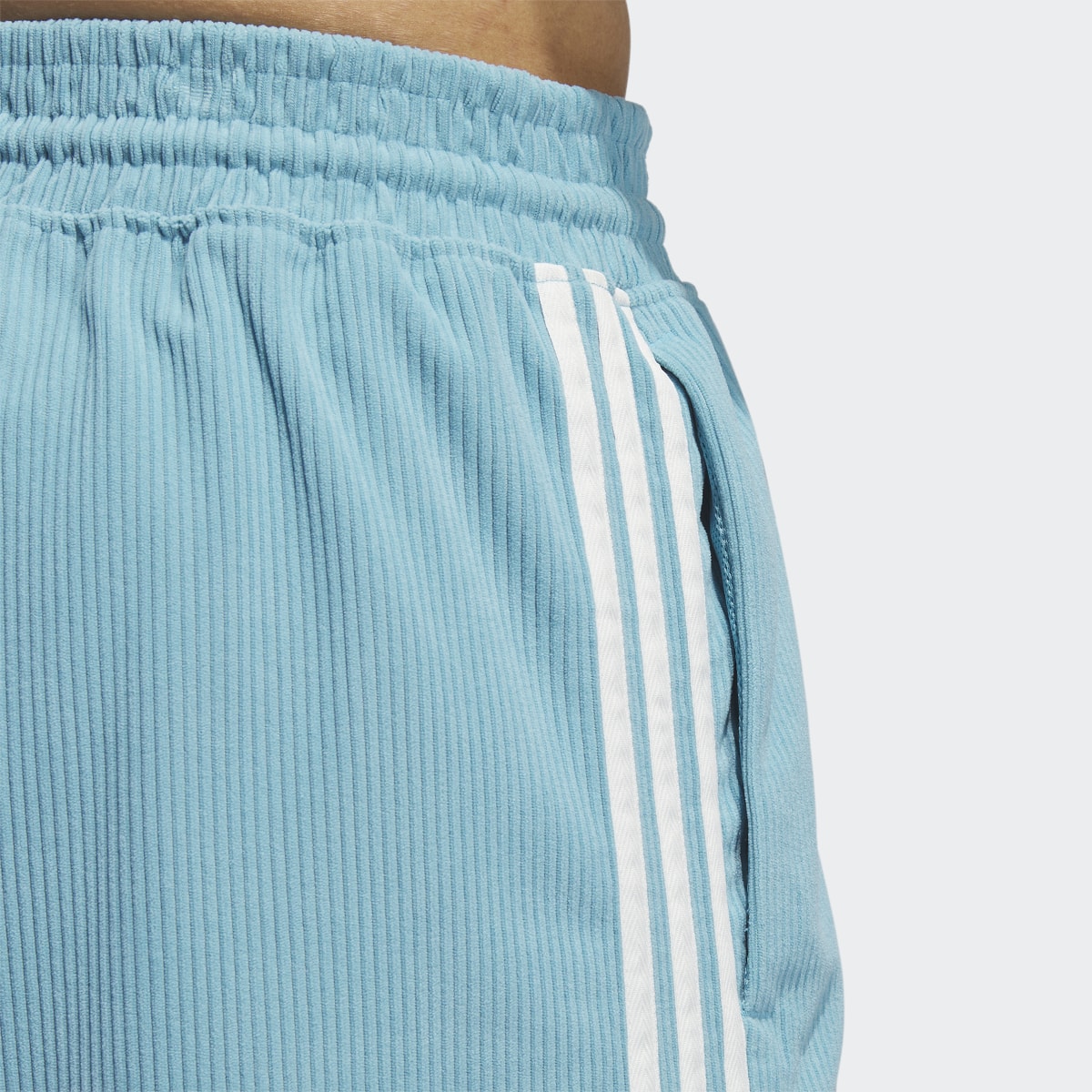 Adidas Shorts de Básquet con cordón. 6