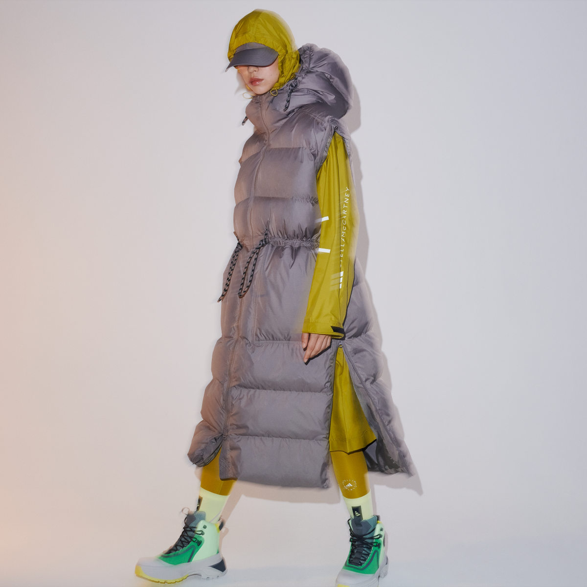 Adidas by Stella McCartney Long Puffer-Mantel. 4