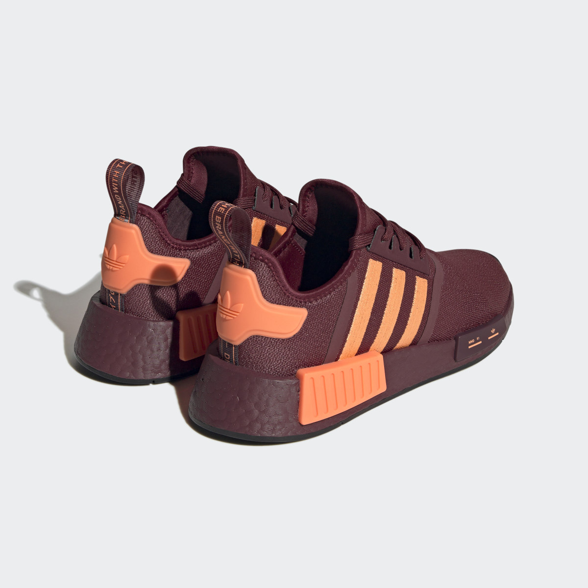 Adidas NMD_R1 Ayakkabı. 6