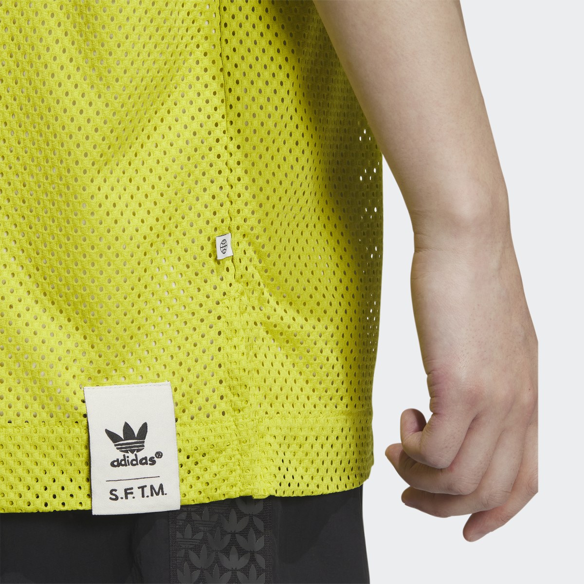 Adidas Originals Shirt (Gender Neutral). 6