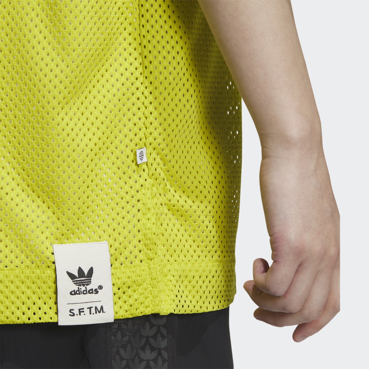 Adidas SFTM Short Sleeve Hemd – Genderneutral. 6