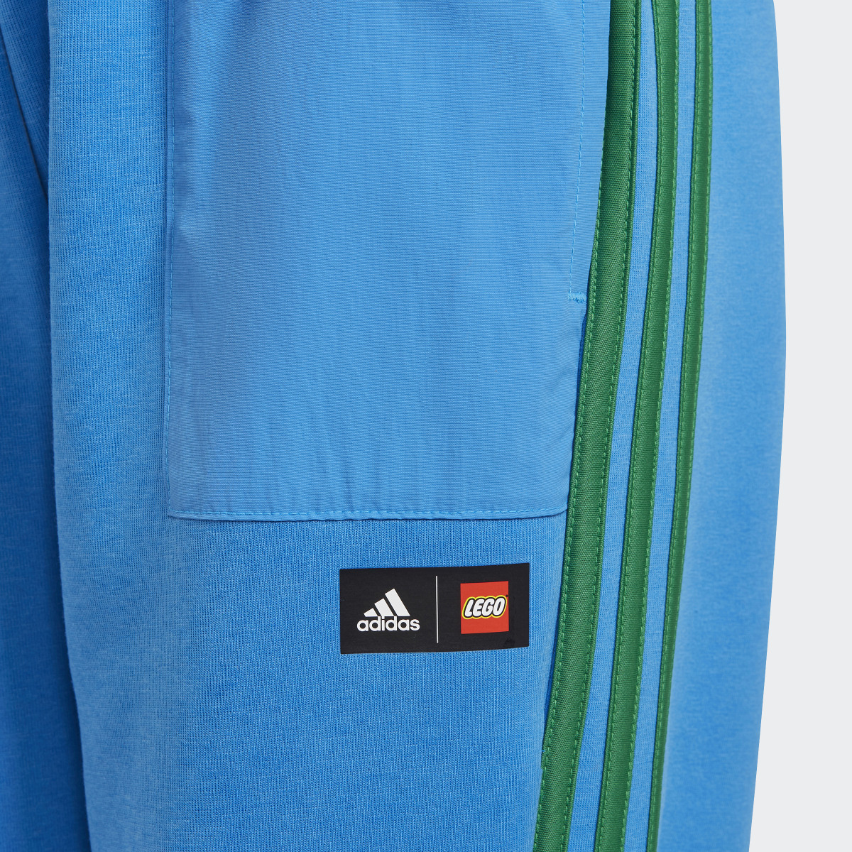 Adidas x Classic LEGO Hose. 4