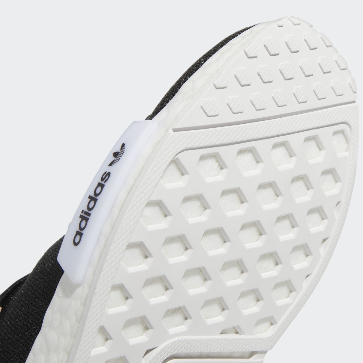 Adidas NMD_R1 Ayakkabı. 10