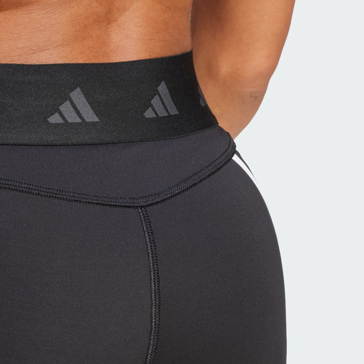 Adidas Techfit Hyperglam 3-Inch kurze Leggings. 8