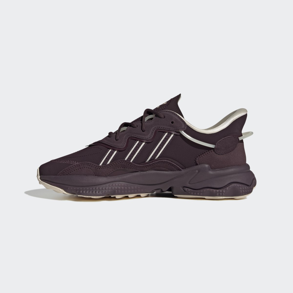 Adidas Chaussure OZWEEGO. 7