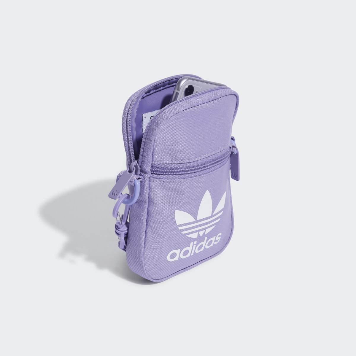 Adidas Adicolor Classic Festival Bag. 4