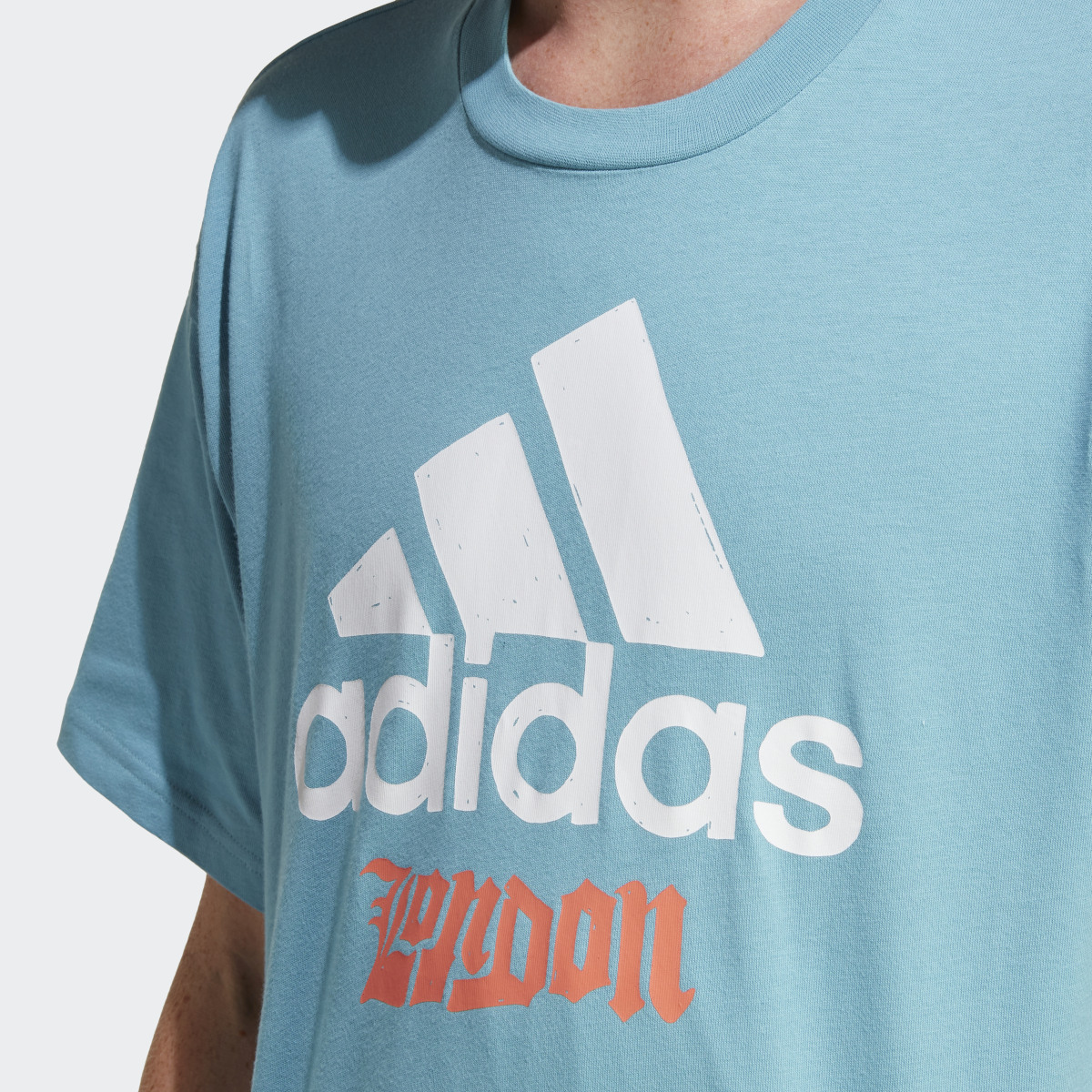 Adidas T-shirt graphique. 5