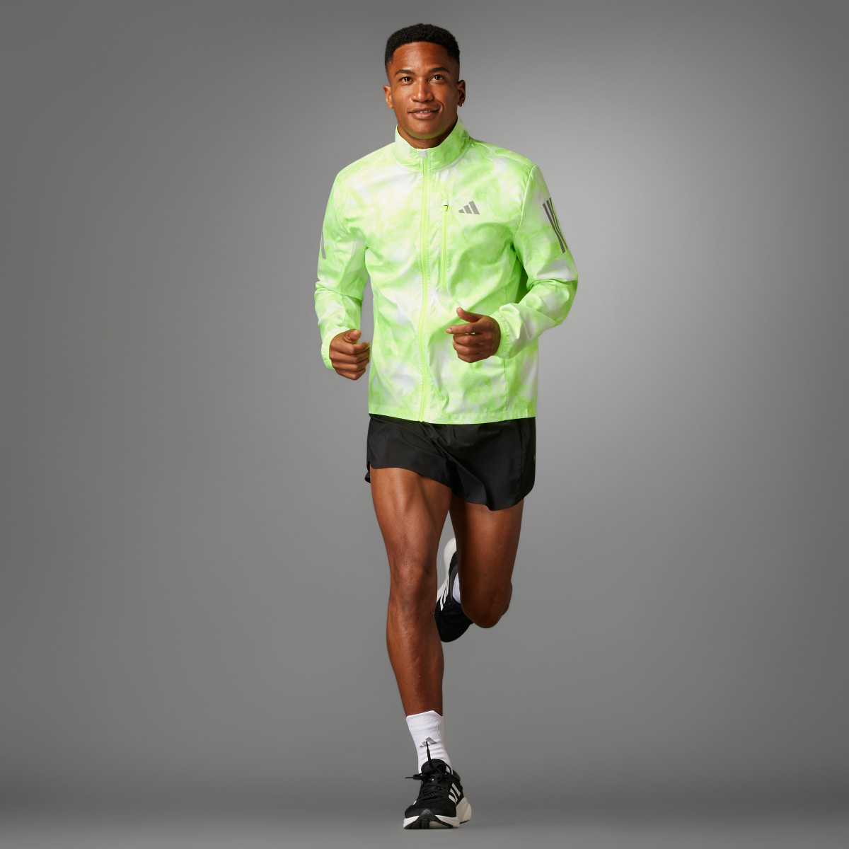 Adidas Own the Run Allover Print Jacke. 4