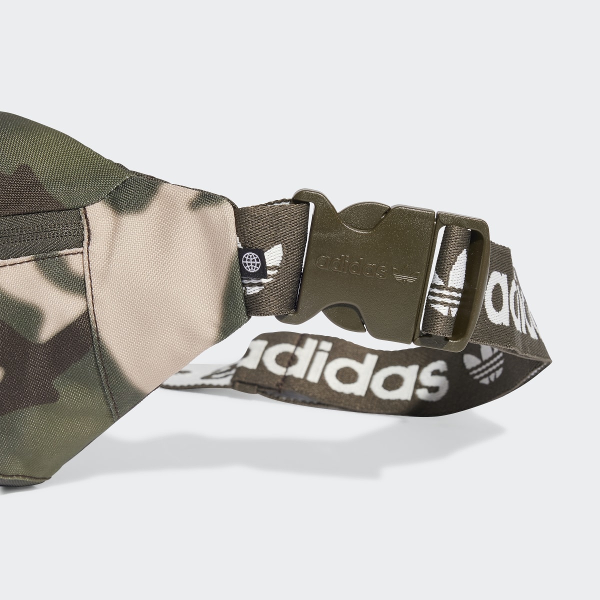 Adidas Cangurera Camo. 7