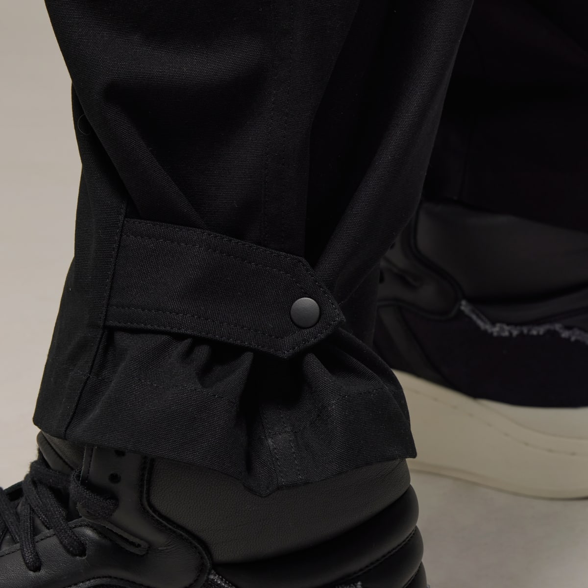Adidas Pantalon cargo workwear Y-3. 8