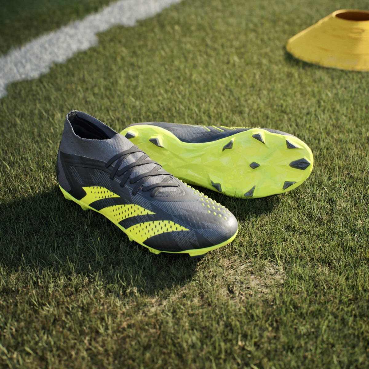 Adidas Predator Accuracy Injection.2 Çim Saha Kramponu. 11