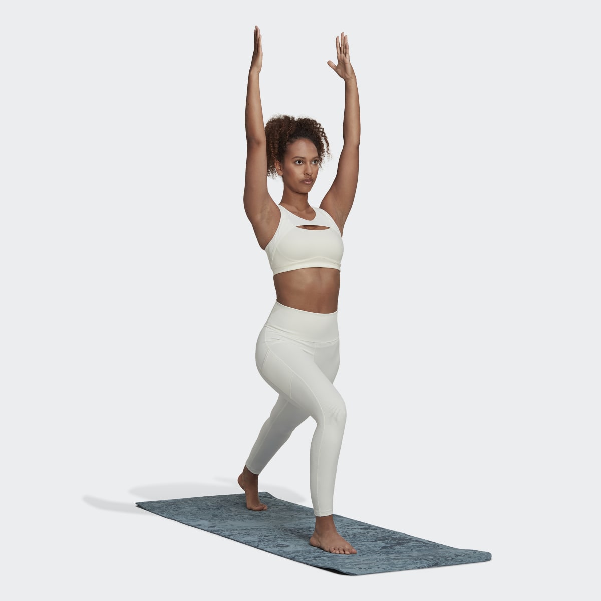 Adidas CoreFlow Studio Medium-Support Yoga Wind Bra. 4