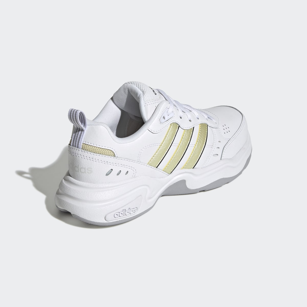 Adidas Chaussure Strutter. 6