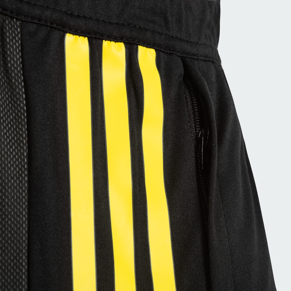 Adidas Shorts de entrenamiento Tigres TUANL. 5