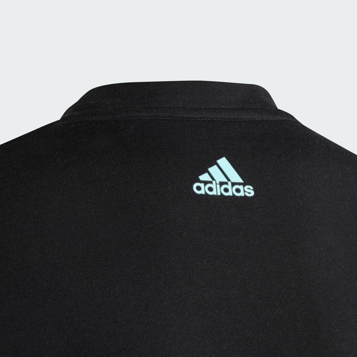 Adidas Playera Essentials Logo Lineal Algodón. 5