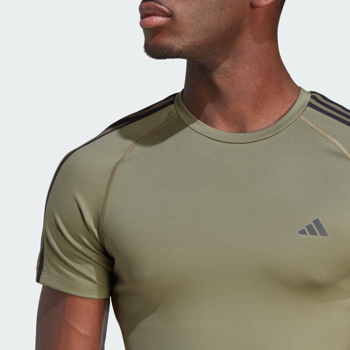 Adidas Playera De Entrenamiento Techfit 3 Franjas. 6