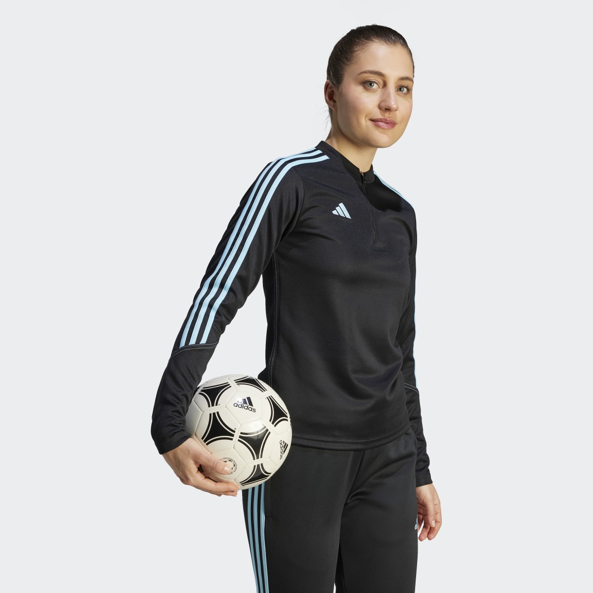 Adidas Tiro 23 Club Trainingsoberteil. 4