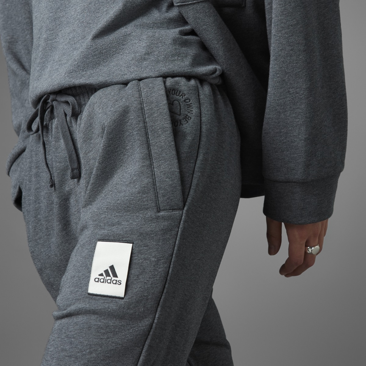 Adidas Pantaloni Valentine's Day. 9