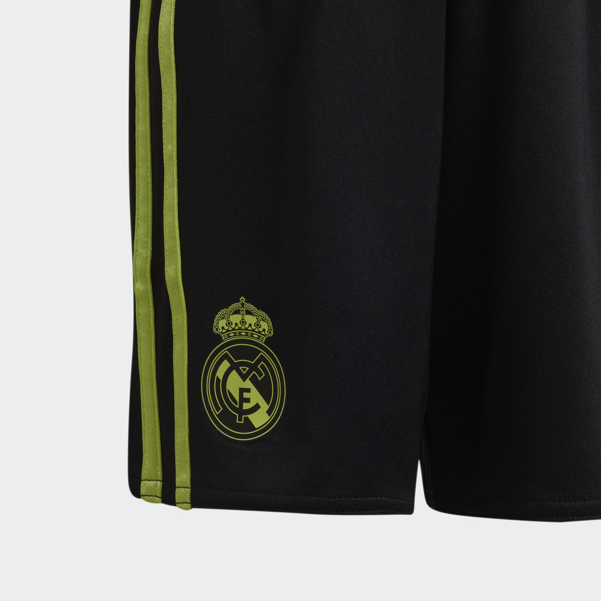 Adidas Real Madrid 22/23 Third Mini Kit. 9