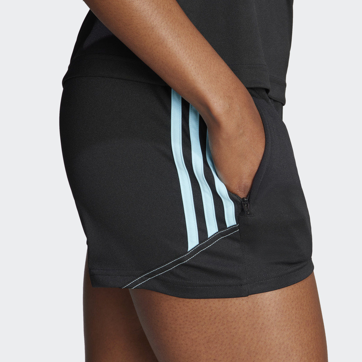 Adidas Tiro 23 Club Trainingsshorts. 7