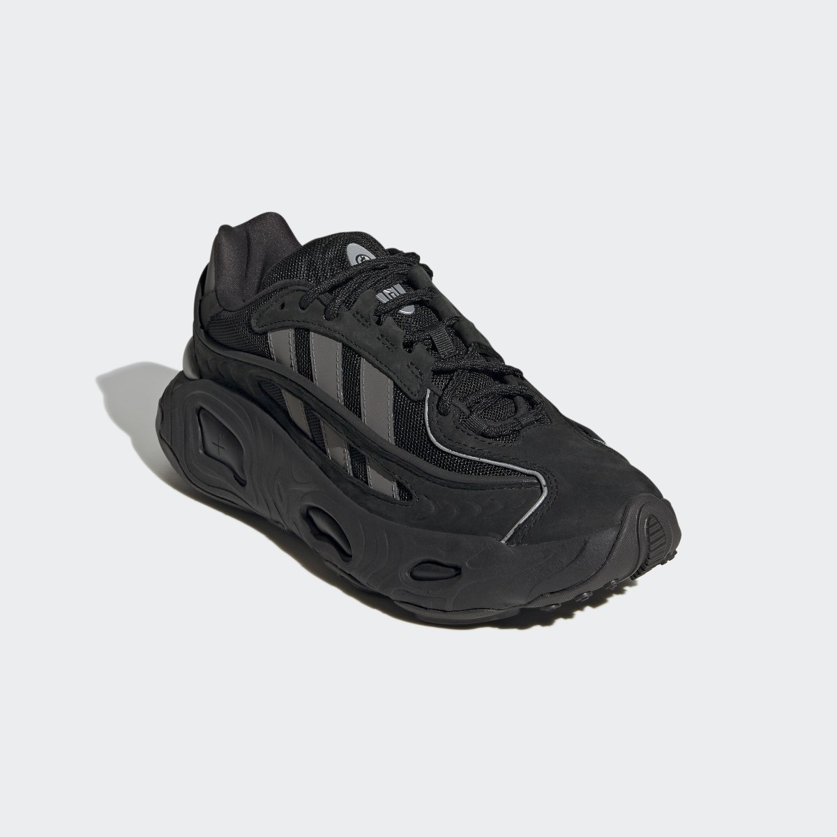 Adidas Chaussure OZNOVA. 8