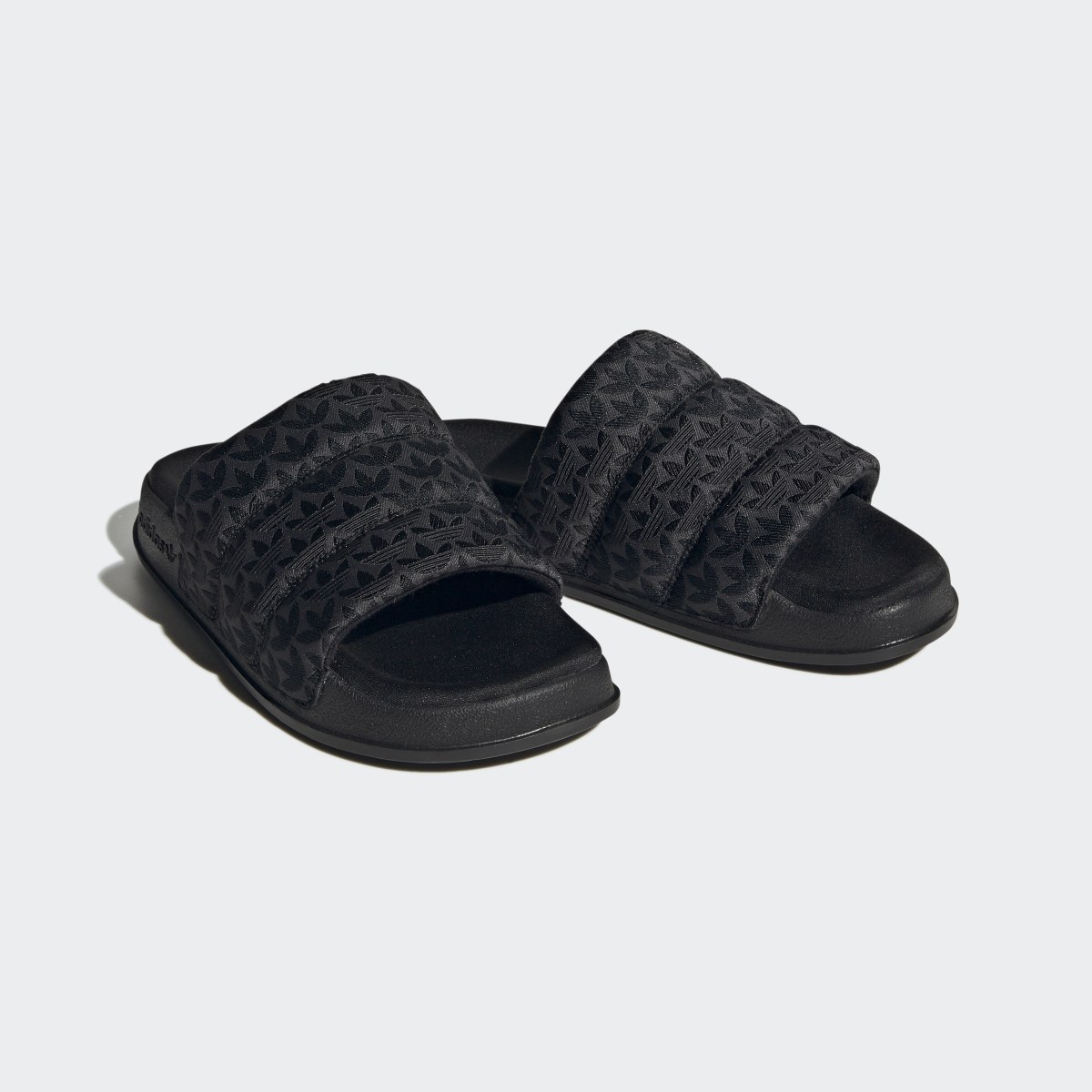 Adidas Chancla Adilette Essential. 5