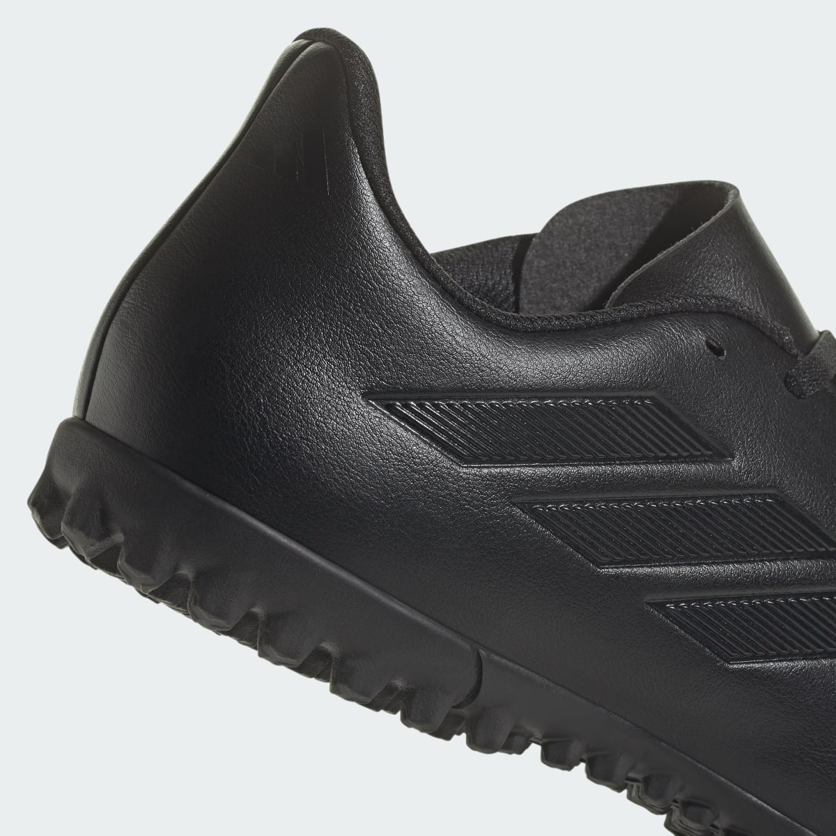 Adidas Copa Pure II.4 Halı Saha Kramponu. 10 Adidas Copa Pure II.4 Halı Saha Kramponu. 10