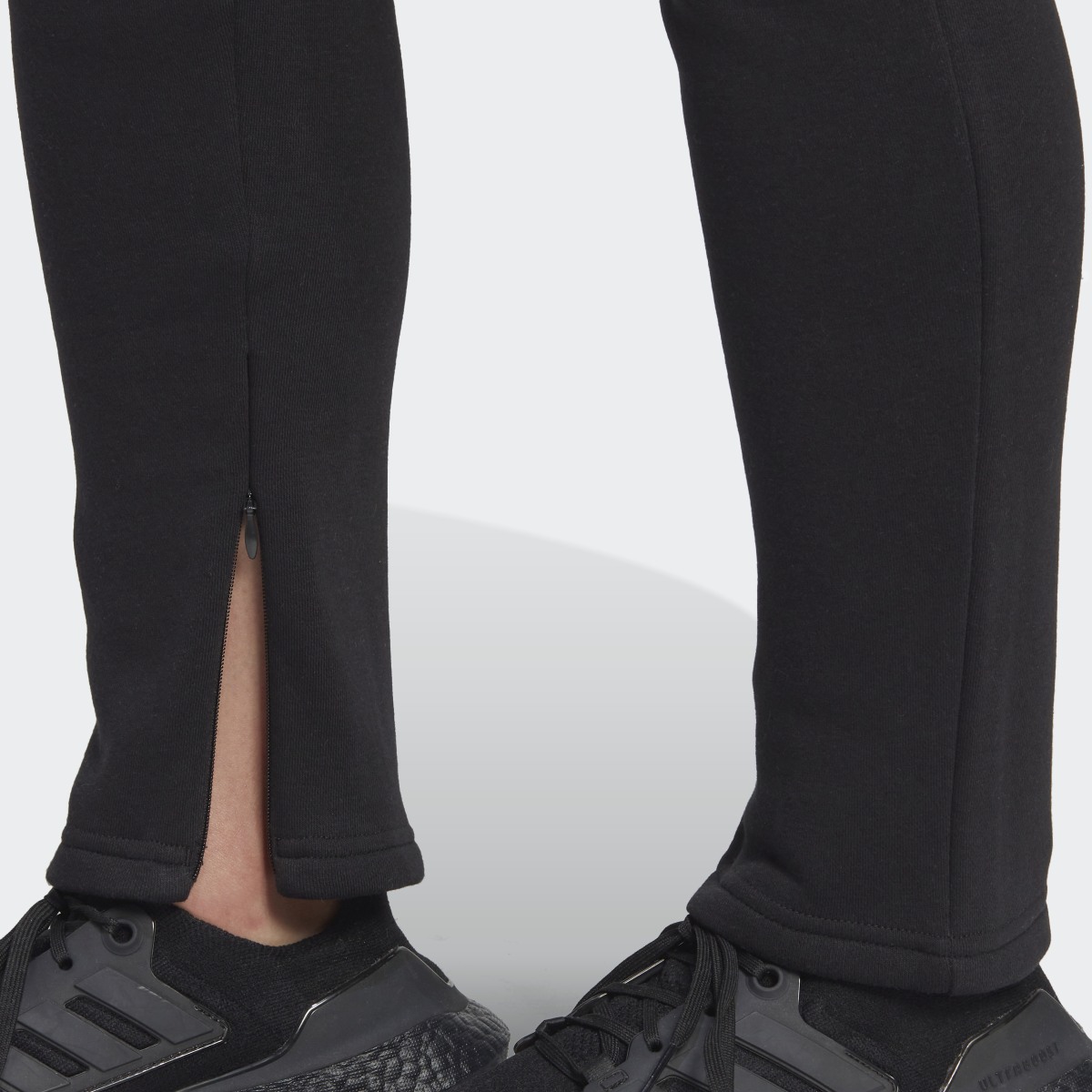 Adidas Pantaloni ALL SZN Fleece Tapered. 6