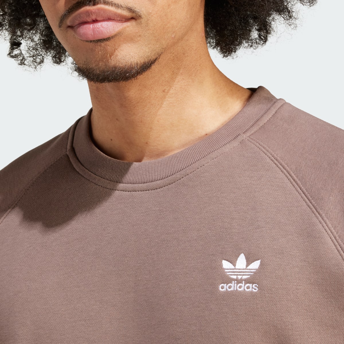 Adidas Trefoil Essentials Crewneck. 6