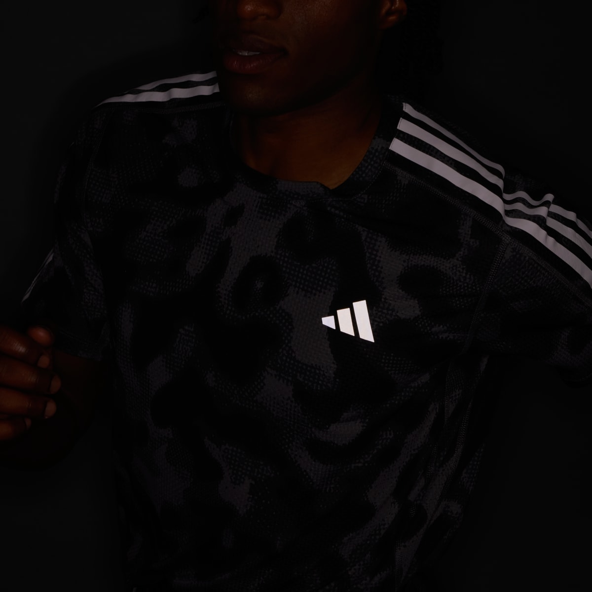 Adidas T-shirt 3-Stripes Own the Run. 8