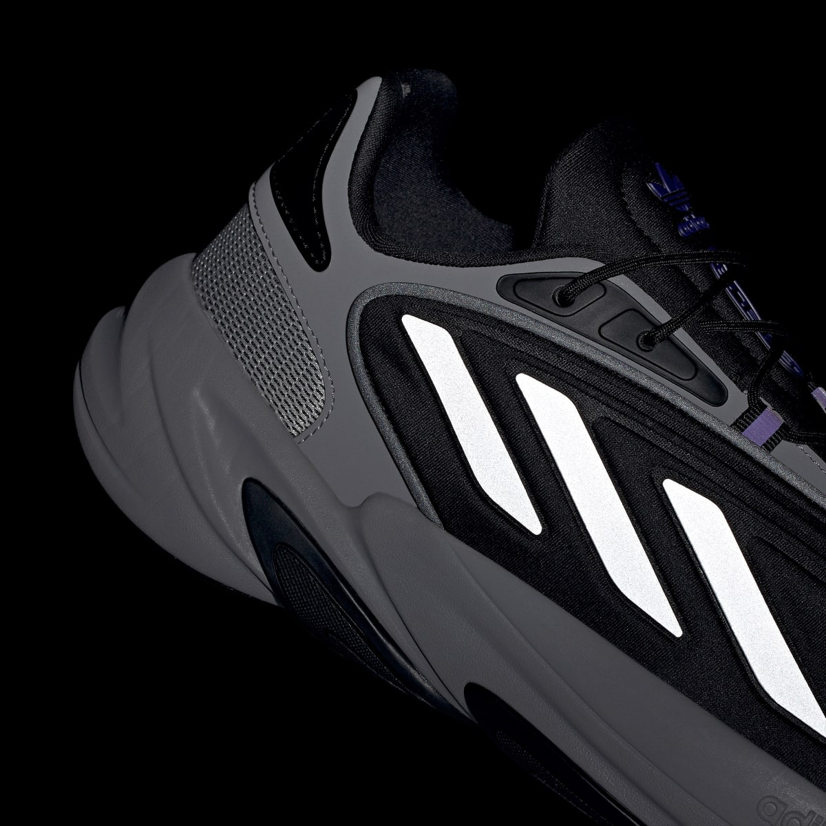 Adidas OZELIA SHOES. 10