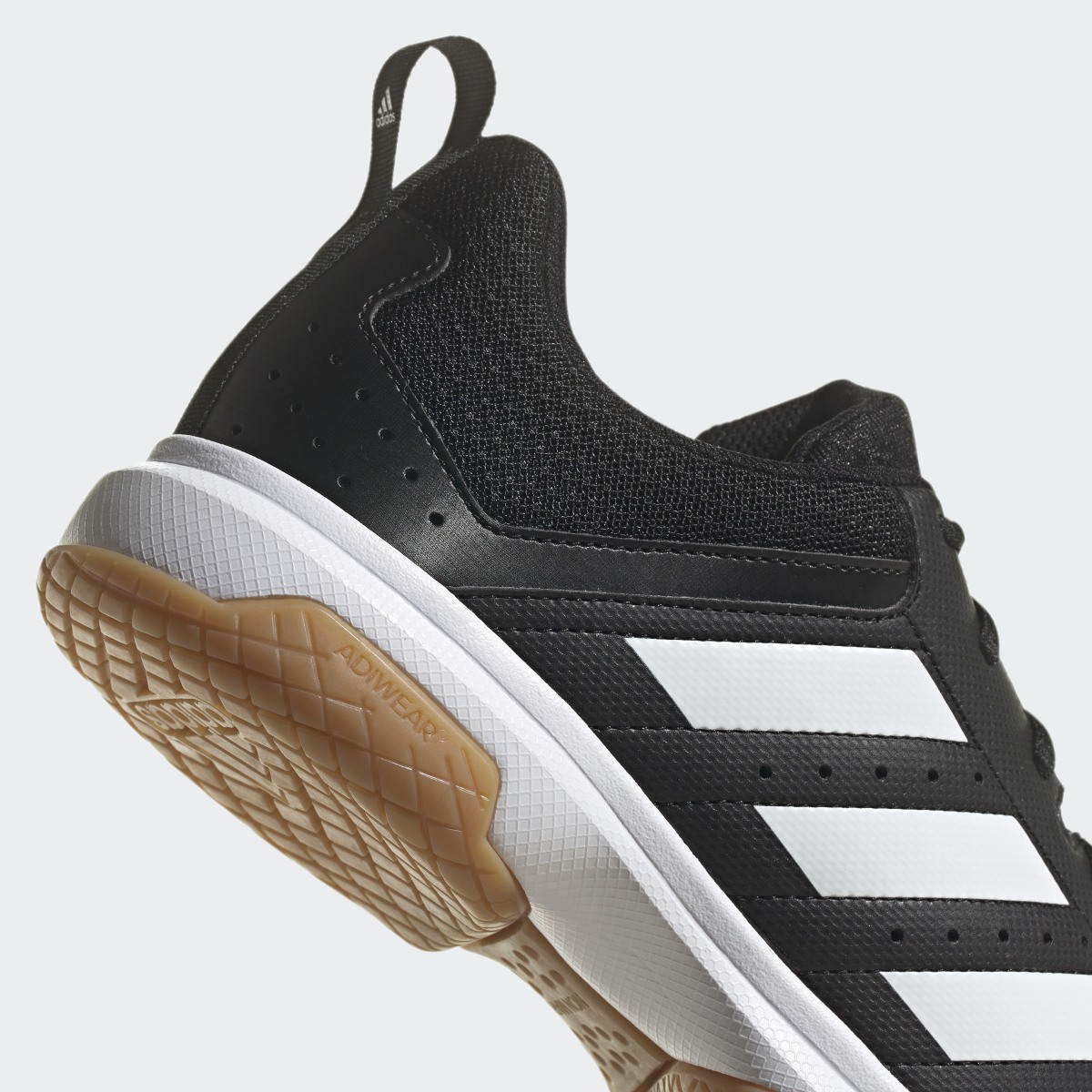 Adidas Sapatilhas Ligra 7 – Pavilhão. 12