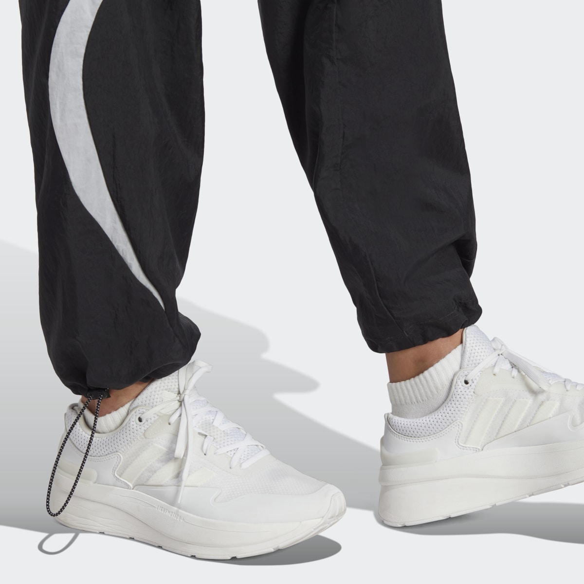 Adidas Pantalon de survêtement Woven. 6