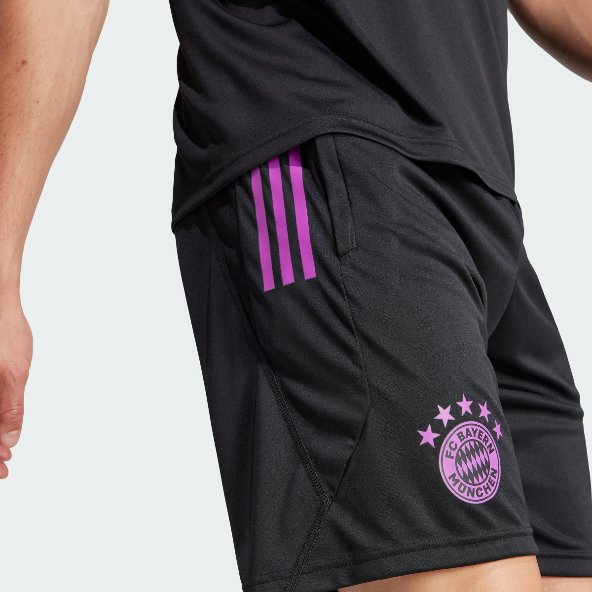 Adidas FC Bayern Tiro 23 Training Shorts. 5