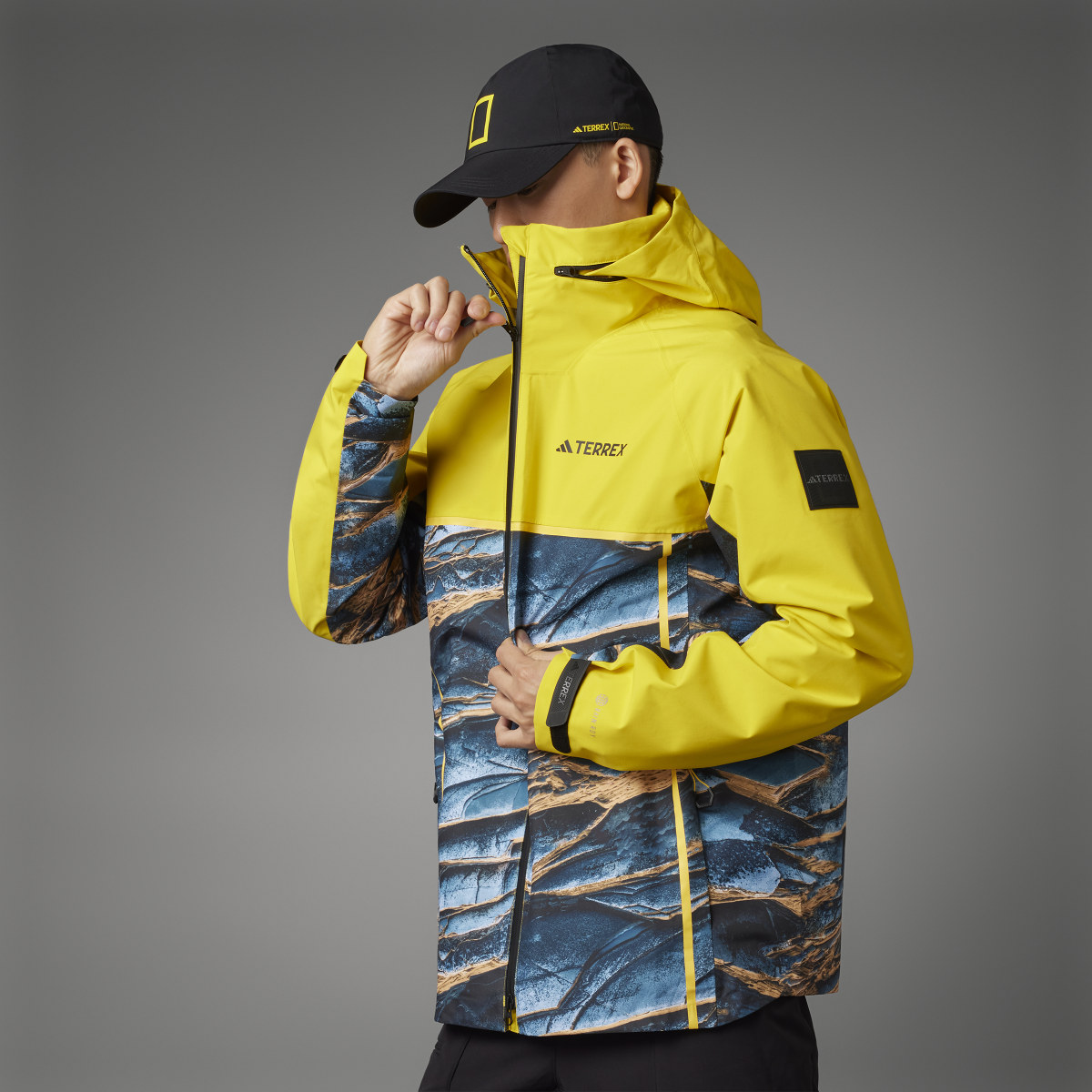 Adidas National Geographic RAIN.RDY Regenjacke. 6