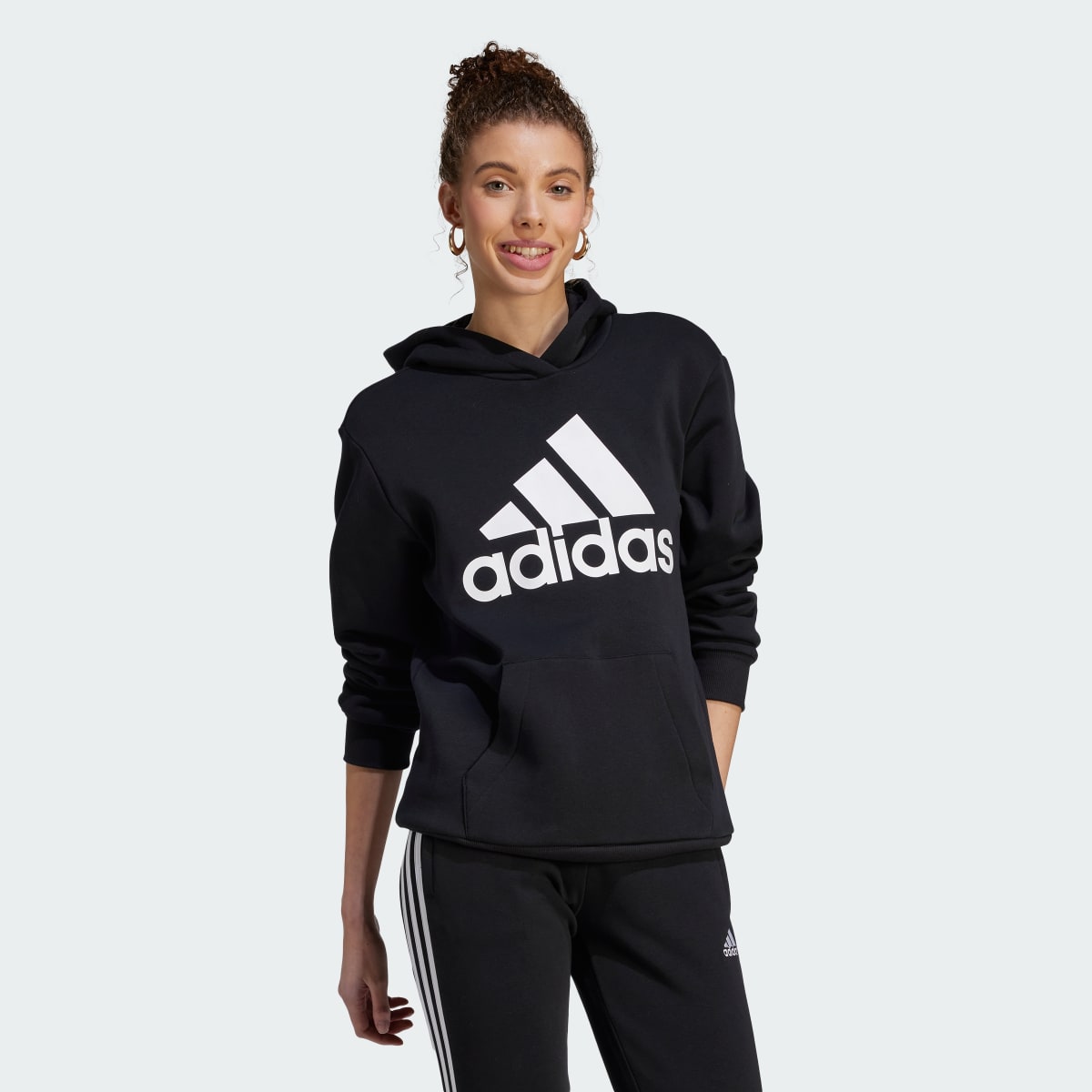 Adidas Sudadera con capucha Essentials Logo Boyfriend Fleece. 4